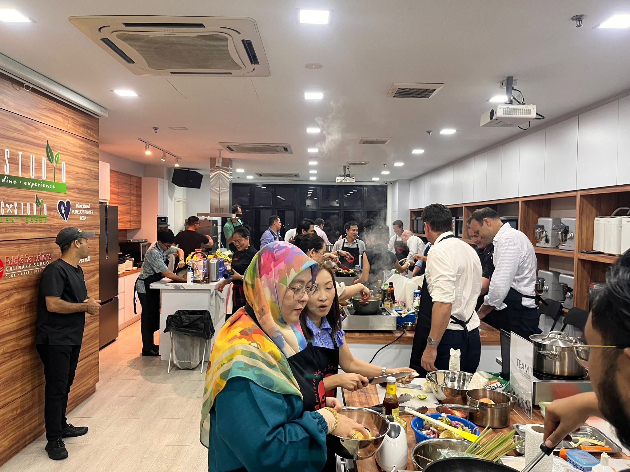 Corporate Cooking Challenge vs Fun Team Bonding: Which Fits Your Team?